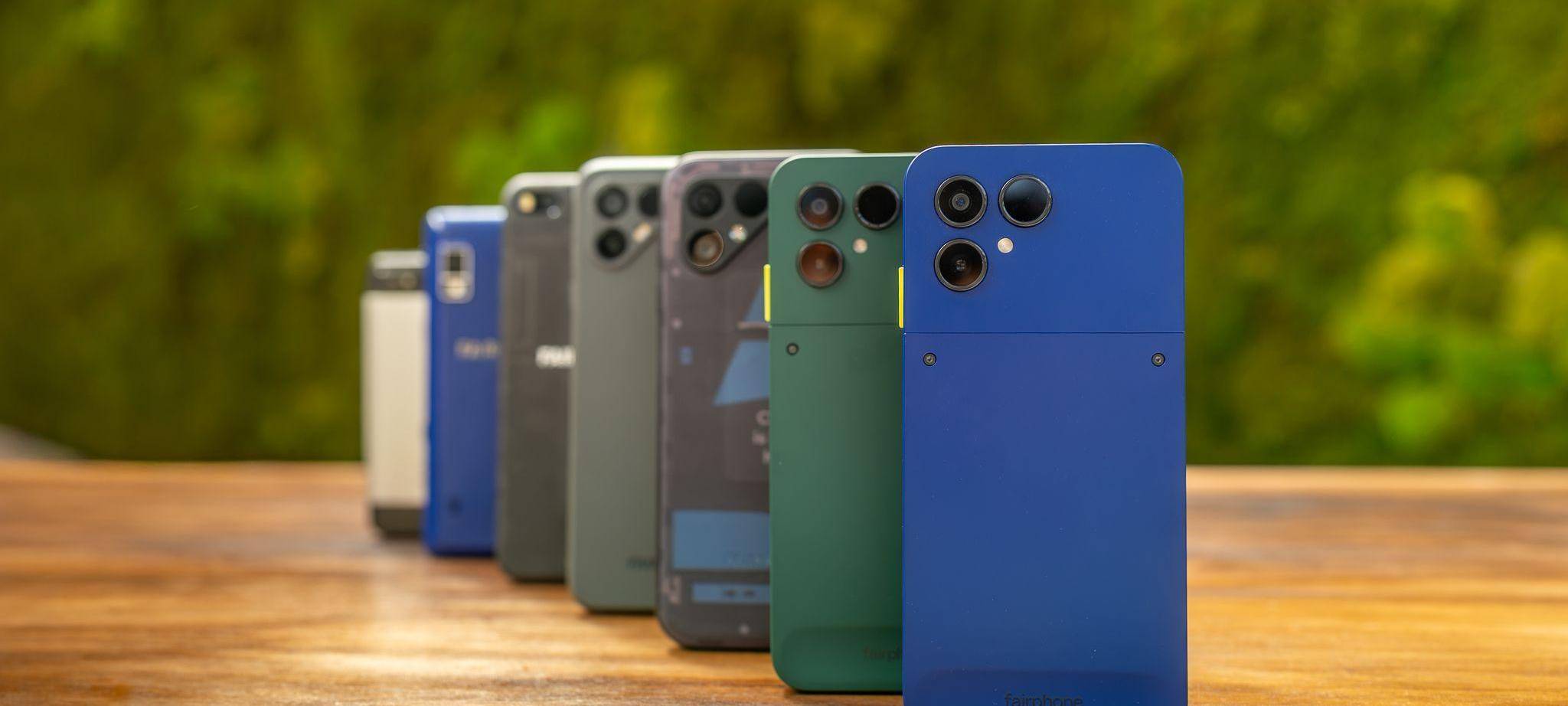 Modelle der Fairphones der Generationen 1 bis 6+
