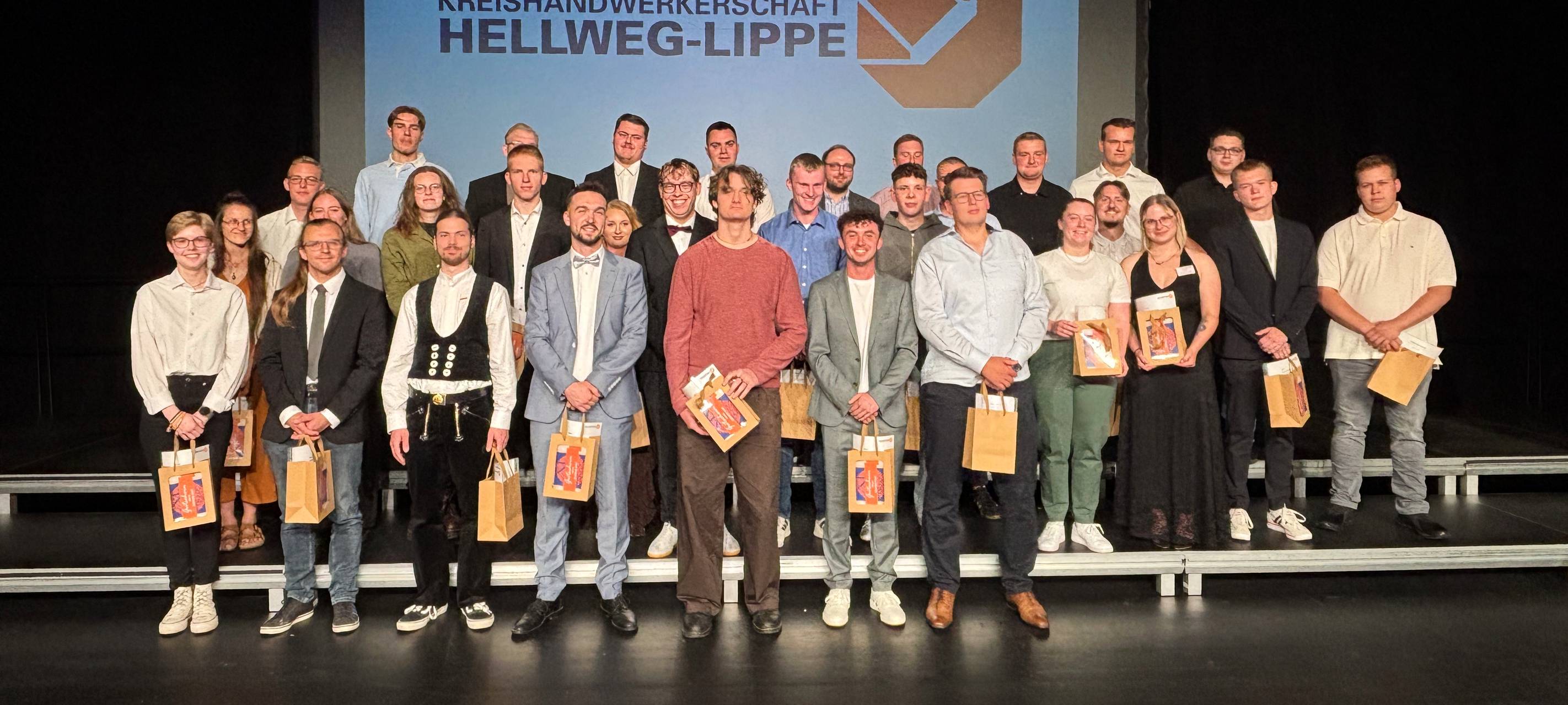 116 Gesellenbriefe: Freisprechungsfeier für Jung-Handwerker