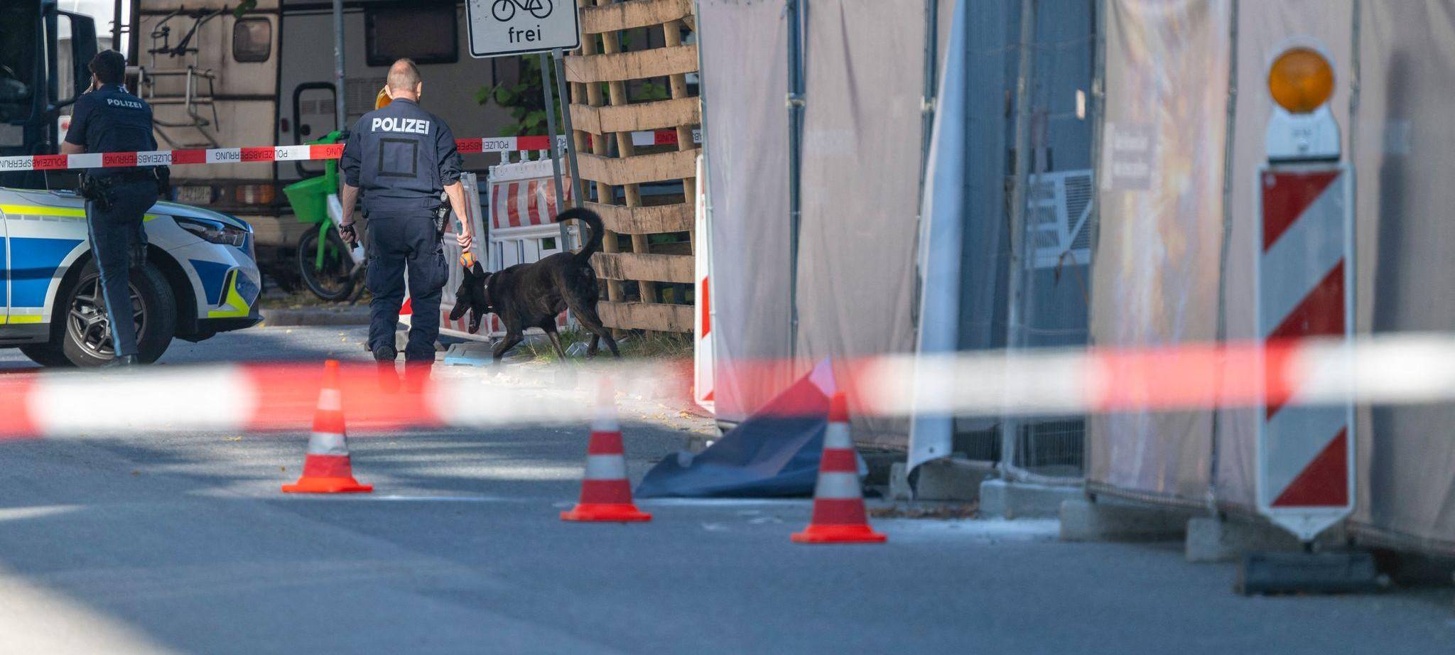 Brandsätze auf Münchner Baustelle geworfen