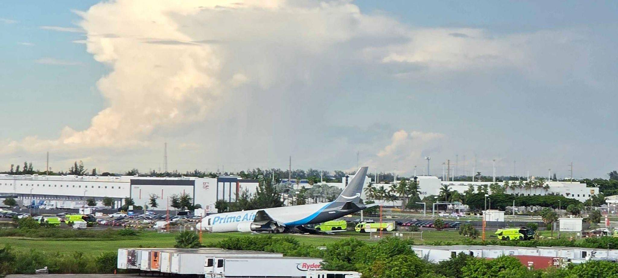 Unfall mit Frachtflugzeug nach Landung am Flughafen Miami