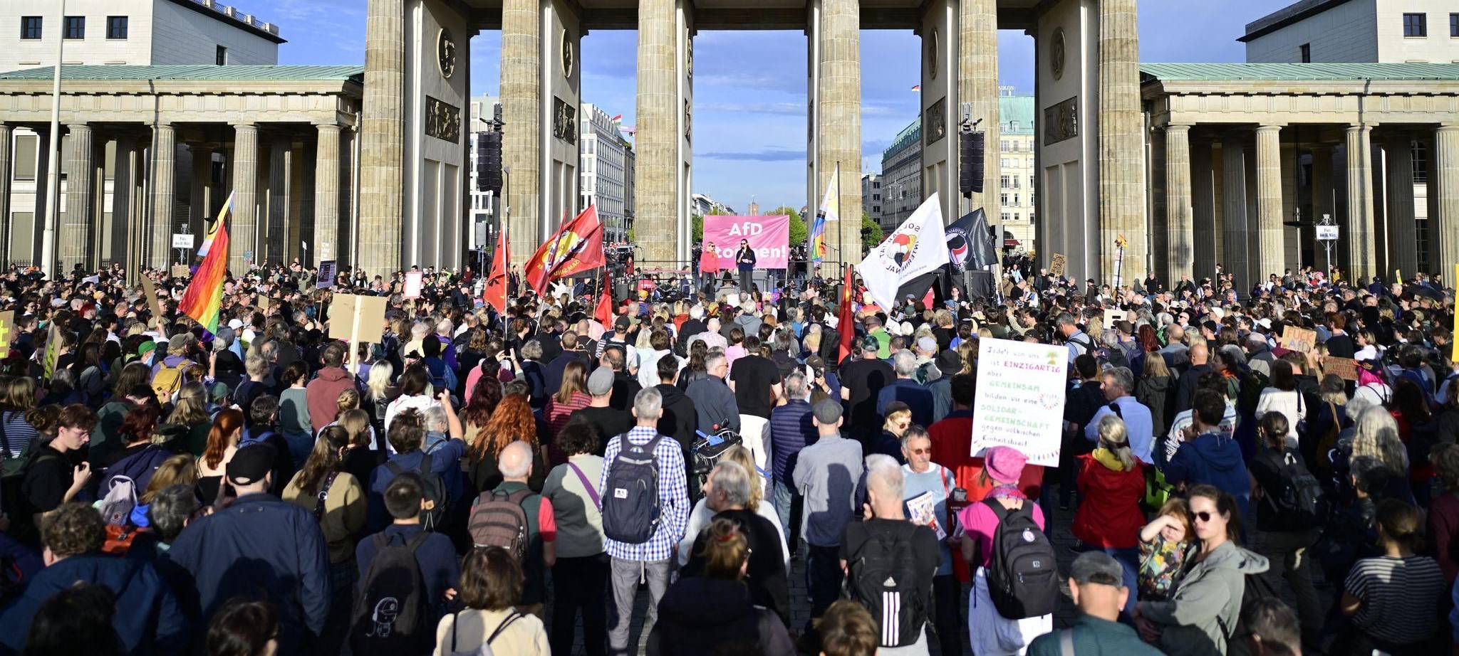 Nach der Wahl in Sachsen-Anhalt - Proteste in Berlin