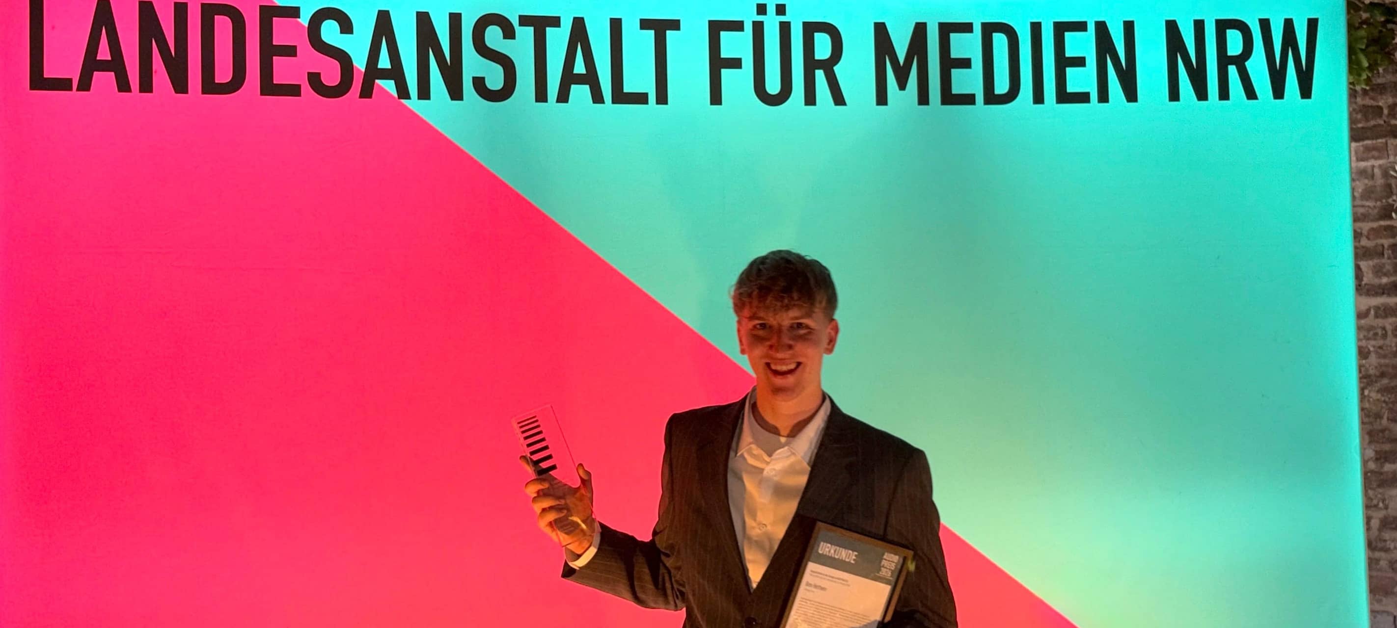 Ben Hettwer von Hellweg Radio gewinnt Audiopreis NRW