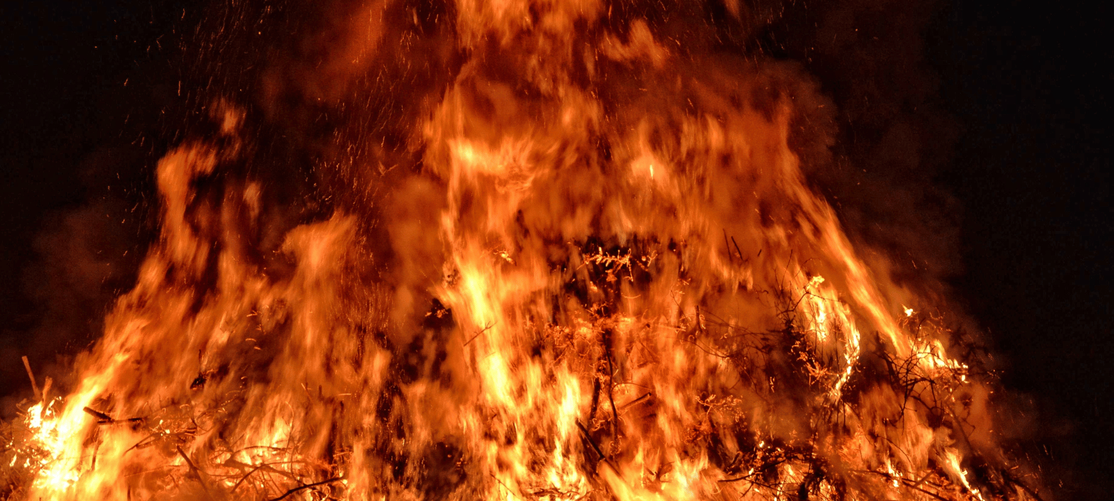 Osterfeuer, Symbolbild