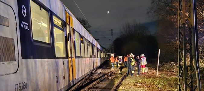 Zug nach Soest überfüllt: Evakuierung nach Weihnachtssingen in Dortmund