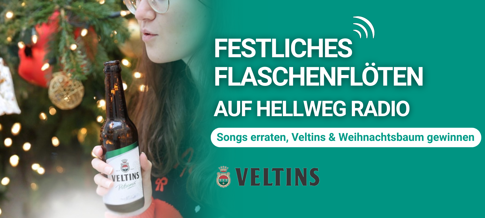 Zu sehen ist eine Frau die in eine Veltinsflasche pustet, als würde sie ein Lied auf ihr spielen. Dazu der Text: Festliches Flaschenflöten auf Hellweg Radio - Songs erraten, Veltins und Weihnachtsbaum gewinnen