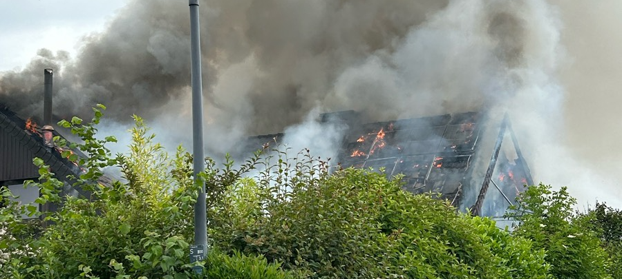 Großbrand in Anröchte: Wohnhaus steht in Flammen