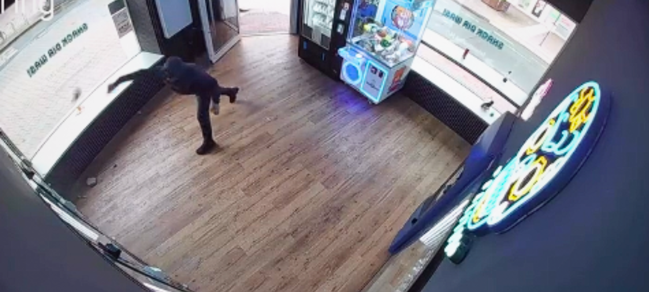 Snackautomaten in Soest zerstört: Tatverdächtige gestellt