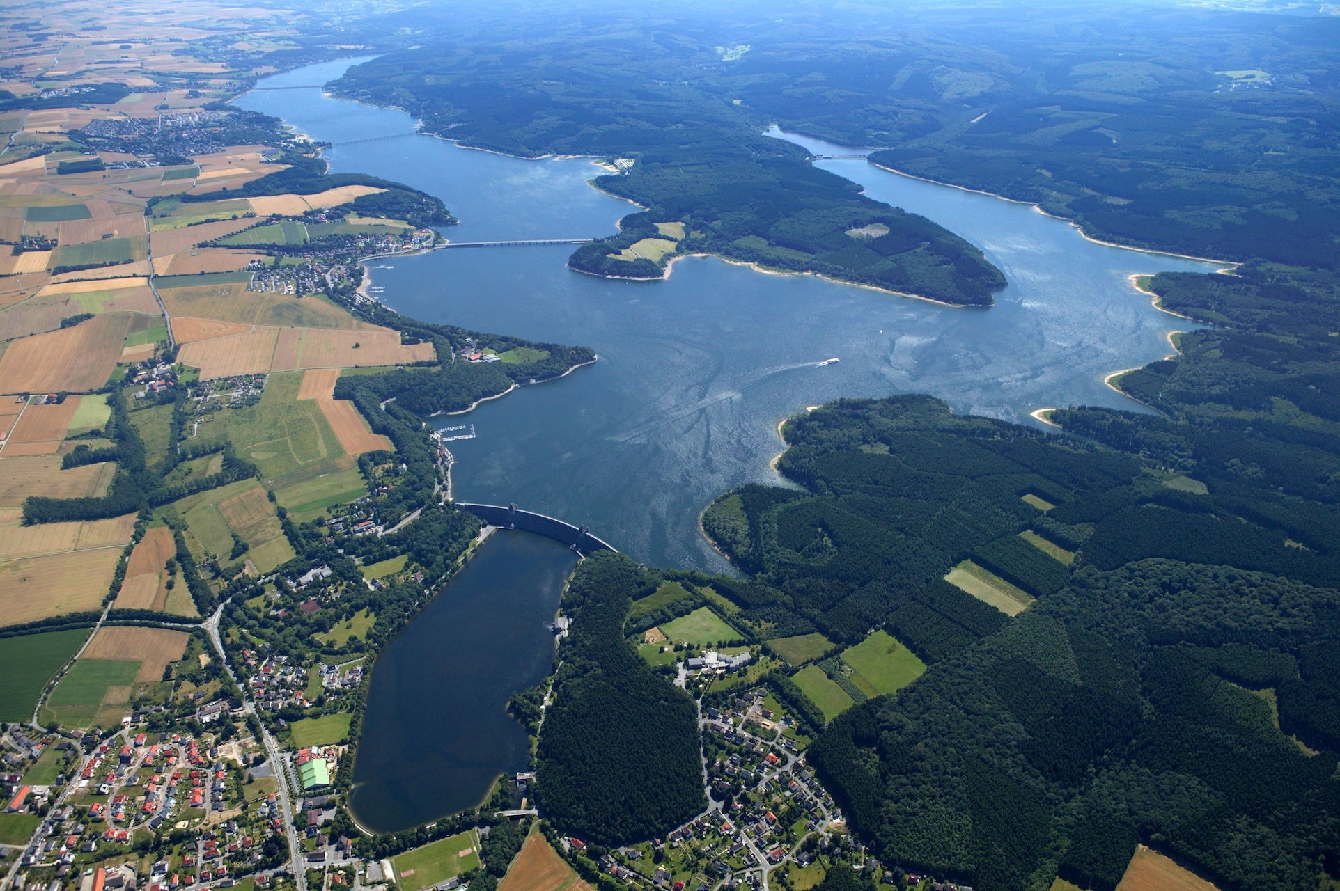 Der Möhnesee von oben.