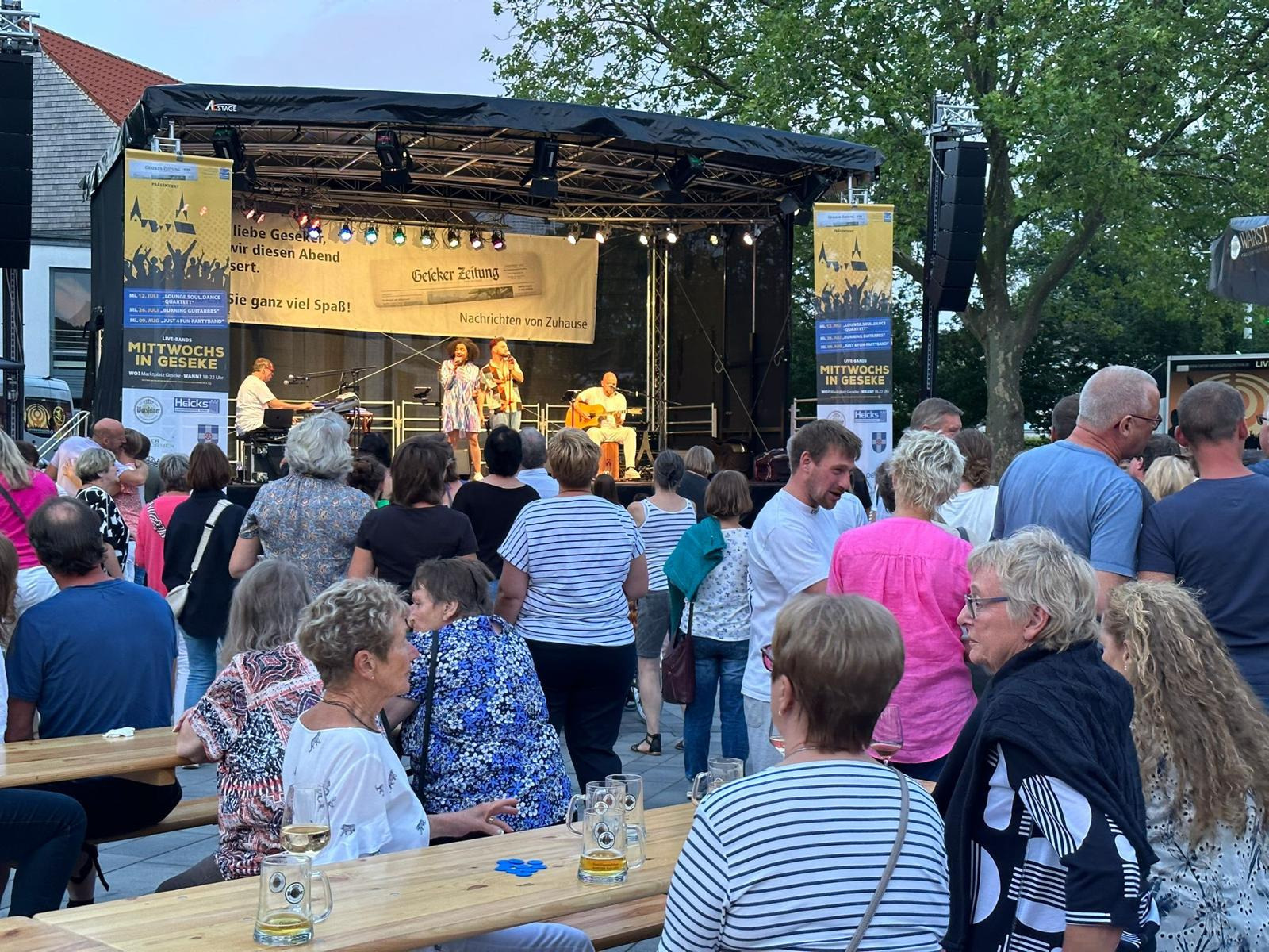 Live-Musik Open Air bei 'Mittwochs in Geseke'.